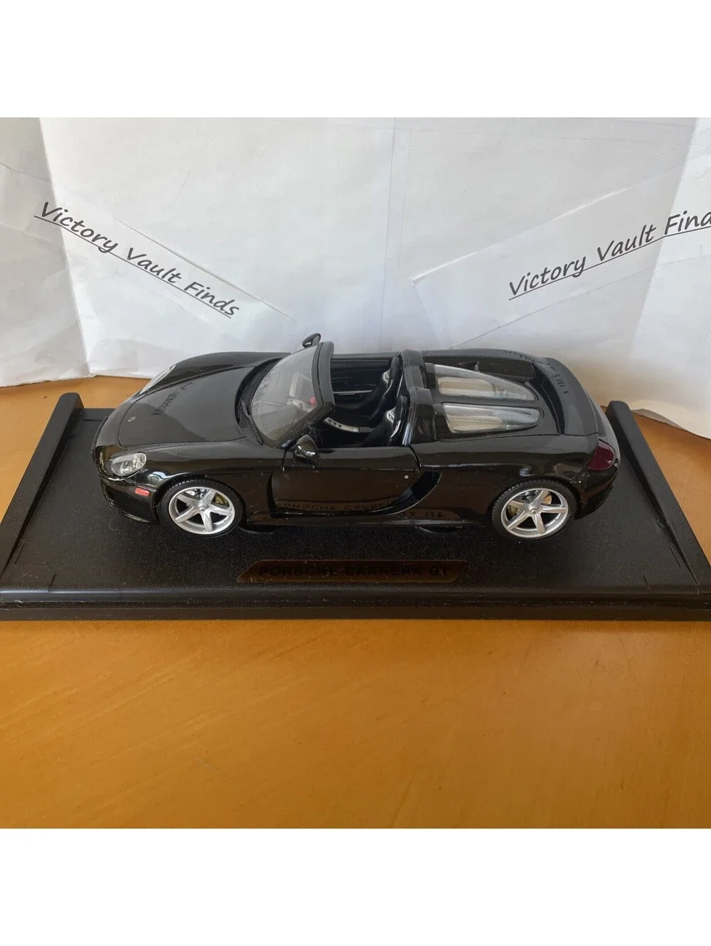 MOTORMAX 1:18 PORSCHE CARRERA GT BLACK - 73163 Die Cast Car Rare with Base